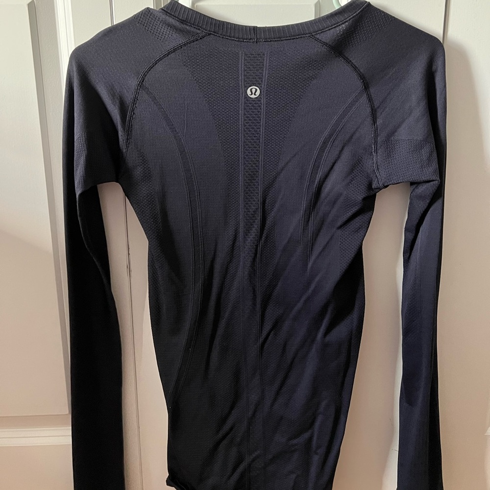 Lululemon Navy Blue Long Sleeve Swiftly Tech - Size 2